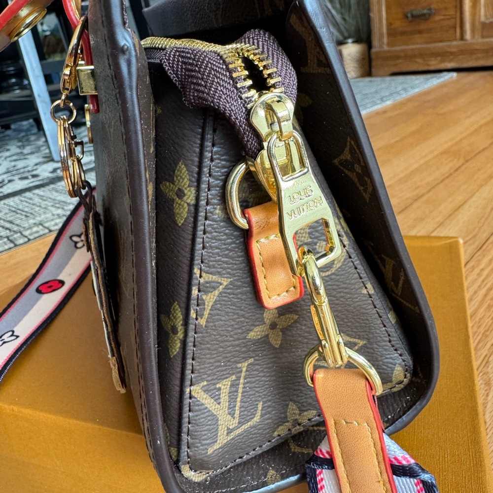 Designer style bag 😍 - Picture 8 of 9